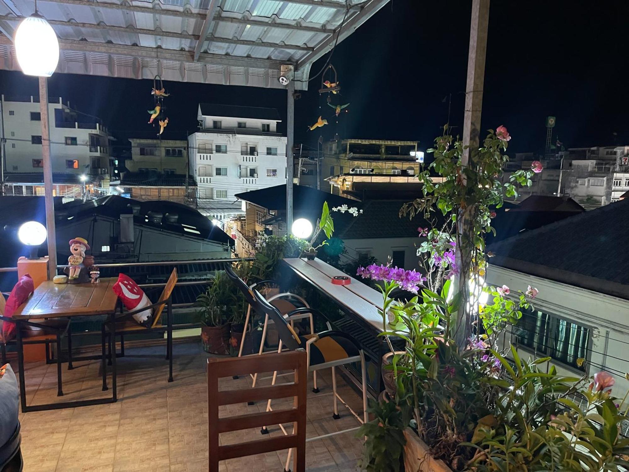 Jenny Hostel Huahin Exteriör bild