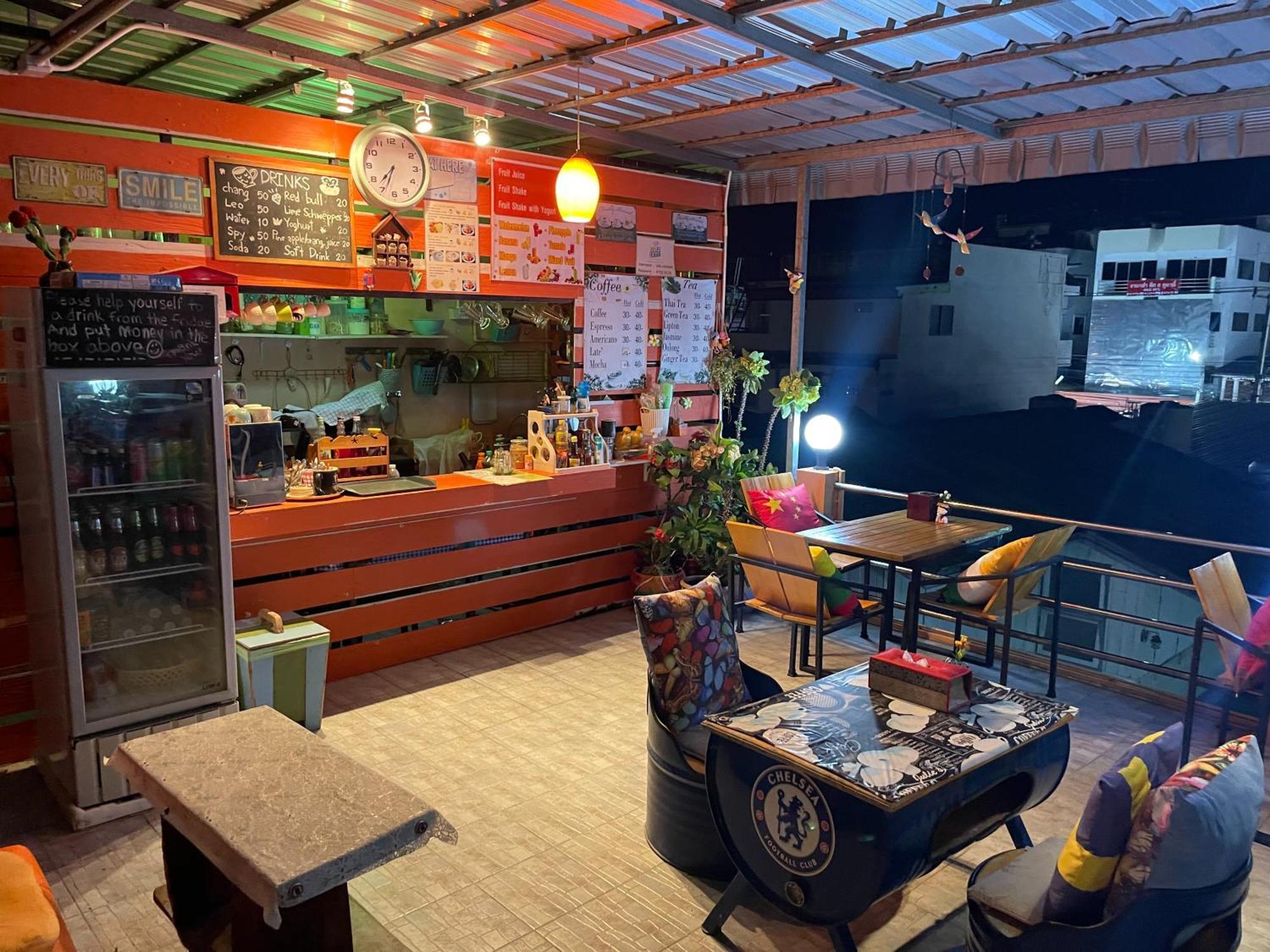Jenny Hostel Huahin Exteriör bild