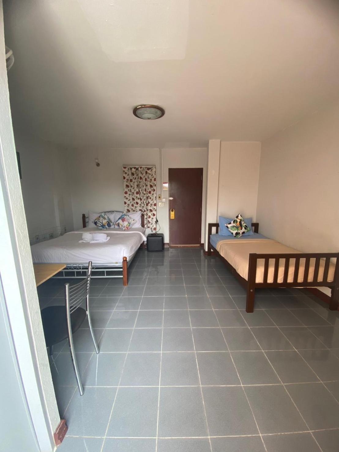 Jenny Hostel Huahin Exteriör bild