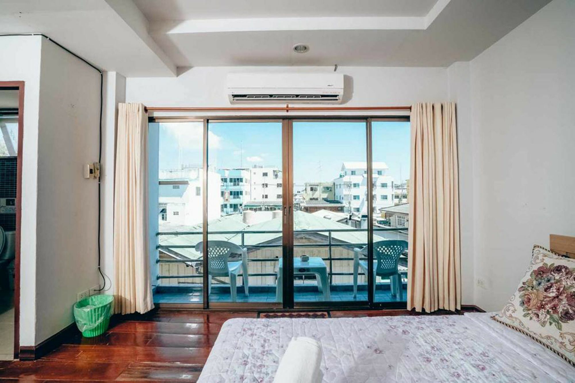 Jenny Hostel Huahin Exteriör bild
